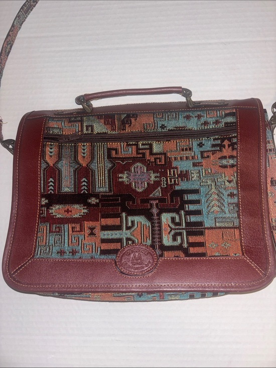 AVENUES AMERICA Handbags - VINTAGE SOUTHWESTERN TAPESTRY CARPET BAG BURGUNDY LEATHER TRIM GEOMETRIC DESIGN